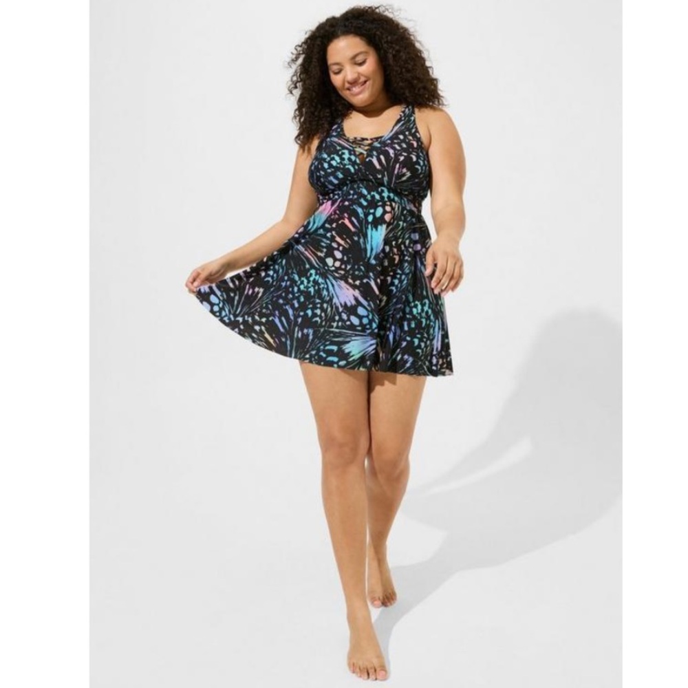 TORRID NWT Wireless XO Triangle Long Swim Dress With Brief